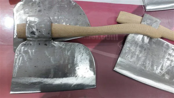 Ağır Hizmet Rus Tipi Kemik ve Et Kesim Baltası - Detay Görsel 10